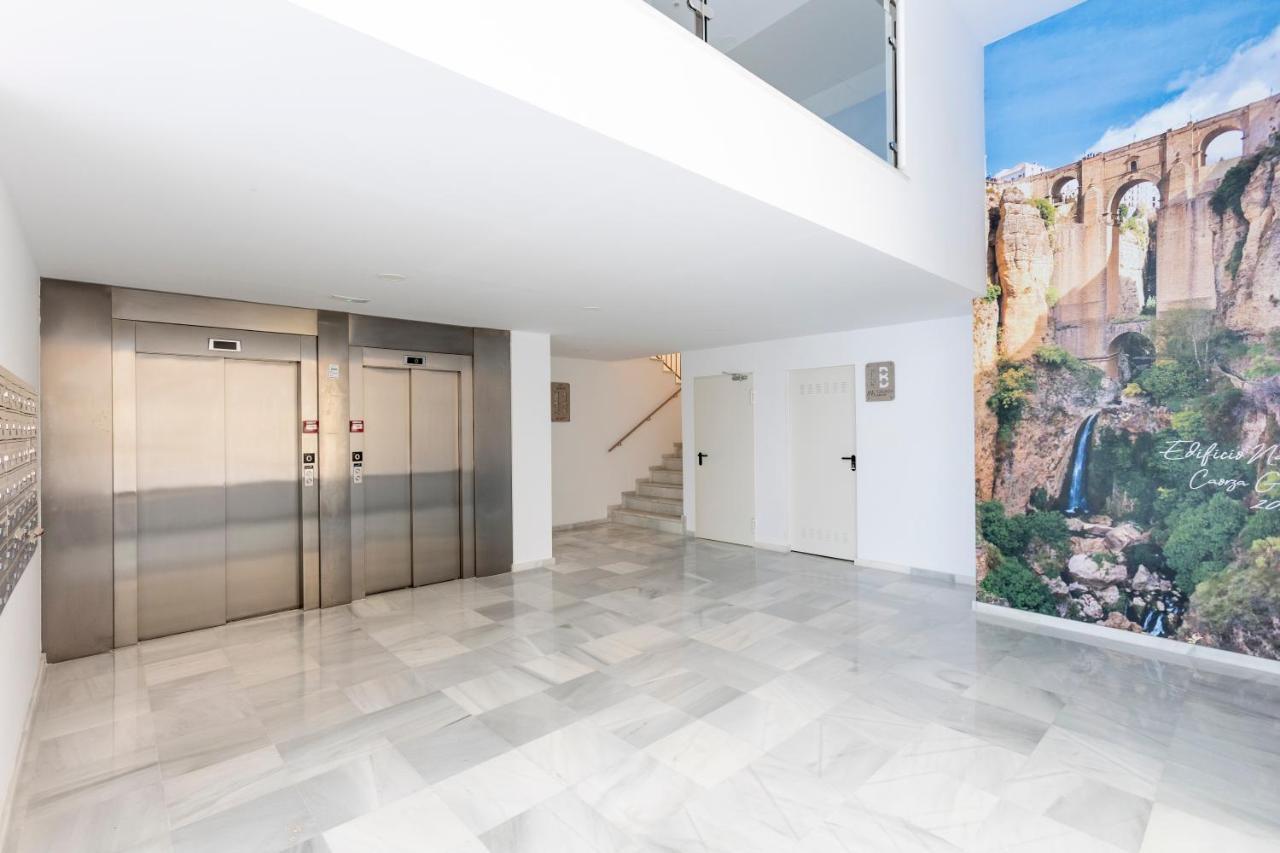 Fabuloso Apartamento Nuevo Con Parking Y Piscina Malaga Luaran gambar